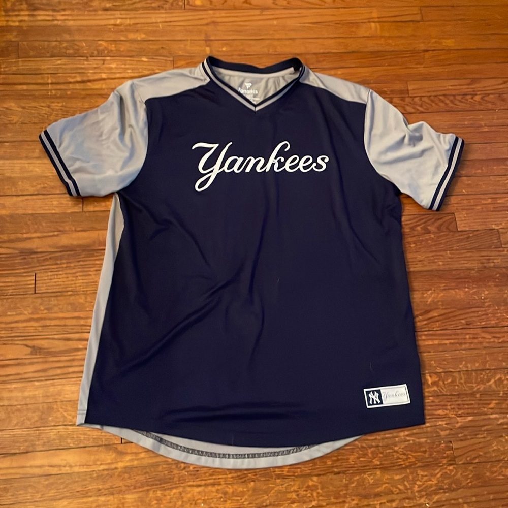 NWOT Men’s Yankee jersey size XL